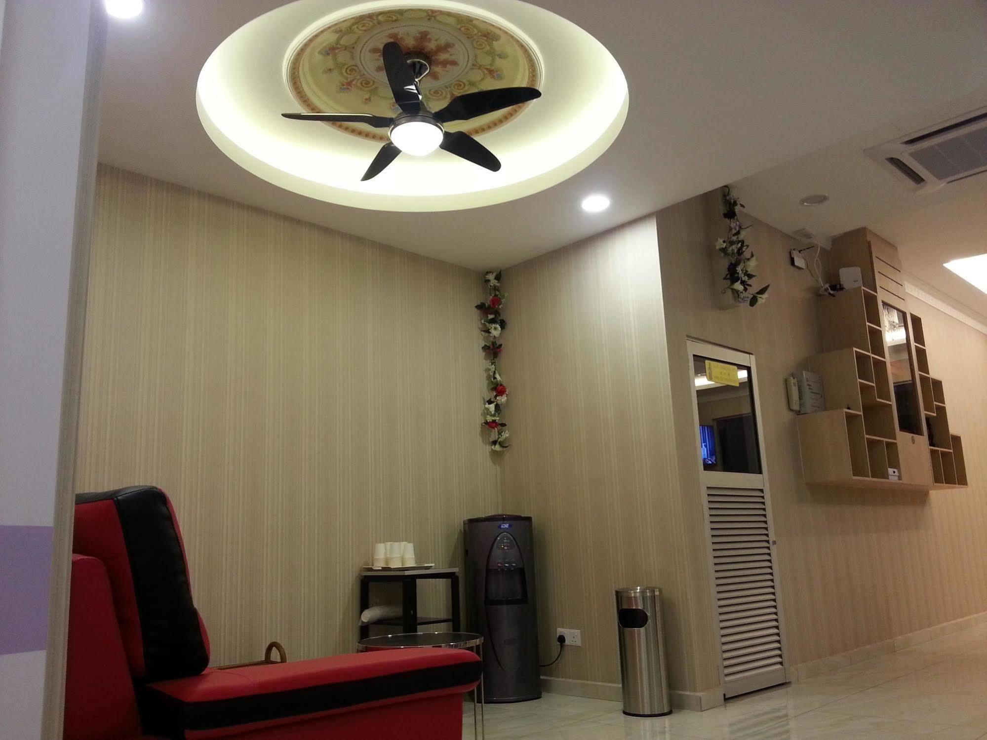 Palazzo Hotel Kulai Kültér fotó