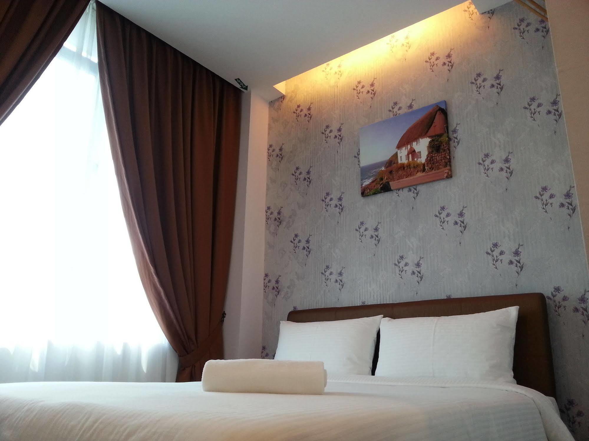 Palazzo Hotel Kulai Kültér fotó